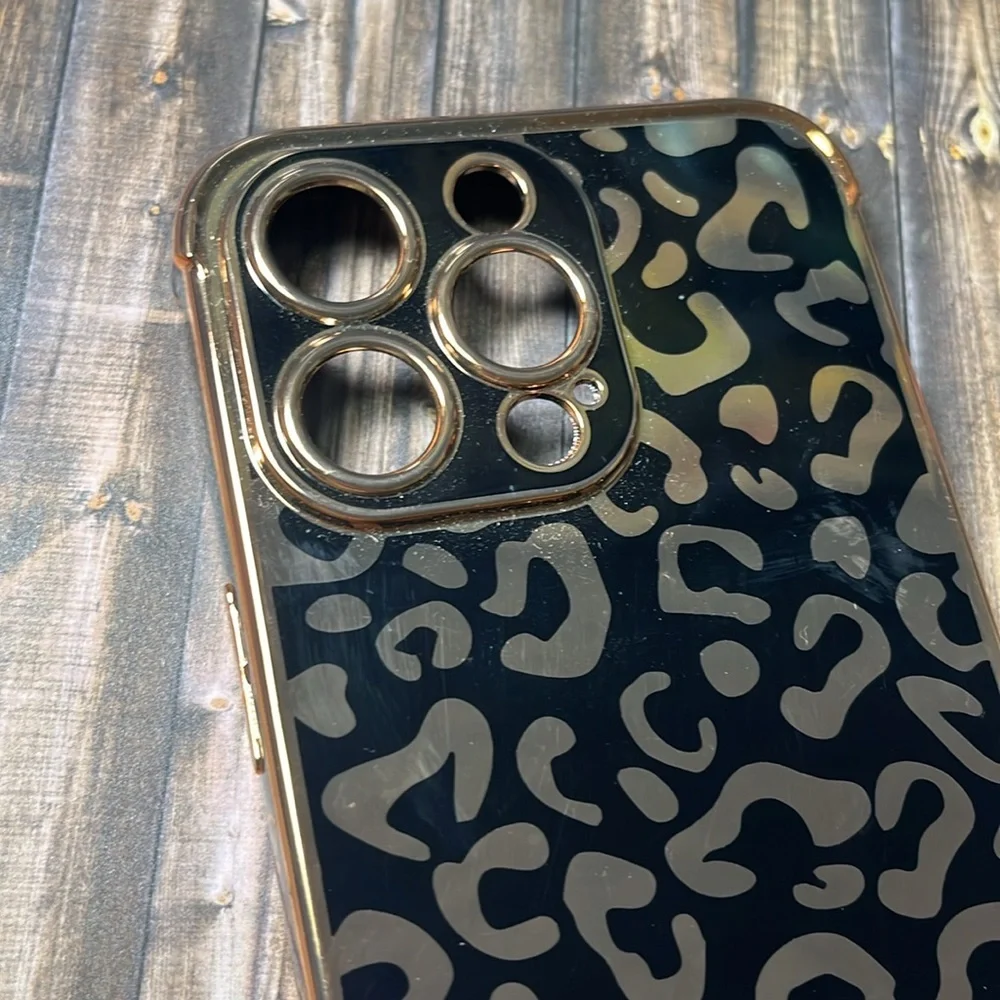 5for$10 Women’s Accessories Black And Gold Cheetah IPhone 15 Ultra Phone Case